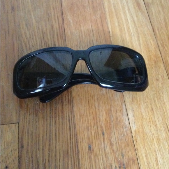 Chanel mother of pearl sunglasses SOLD - Picture 7 of 11